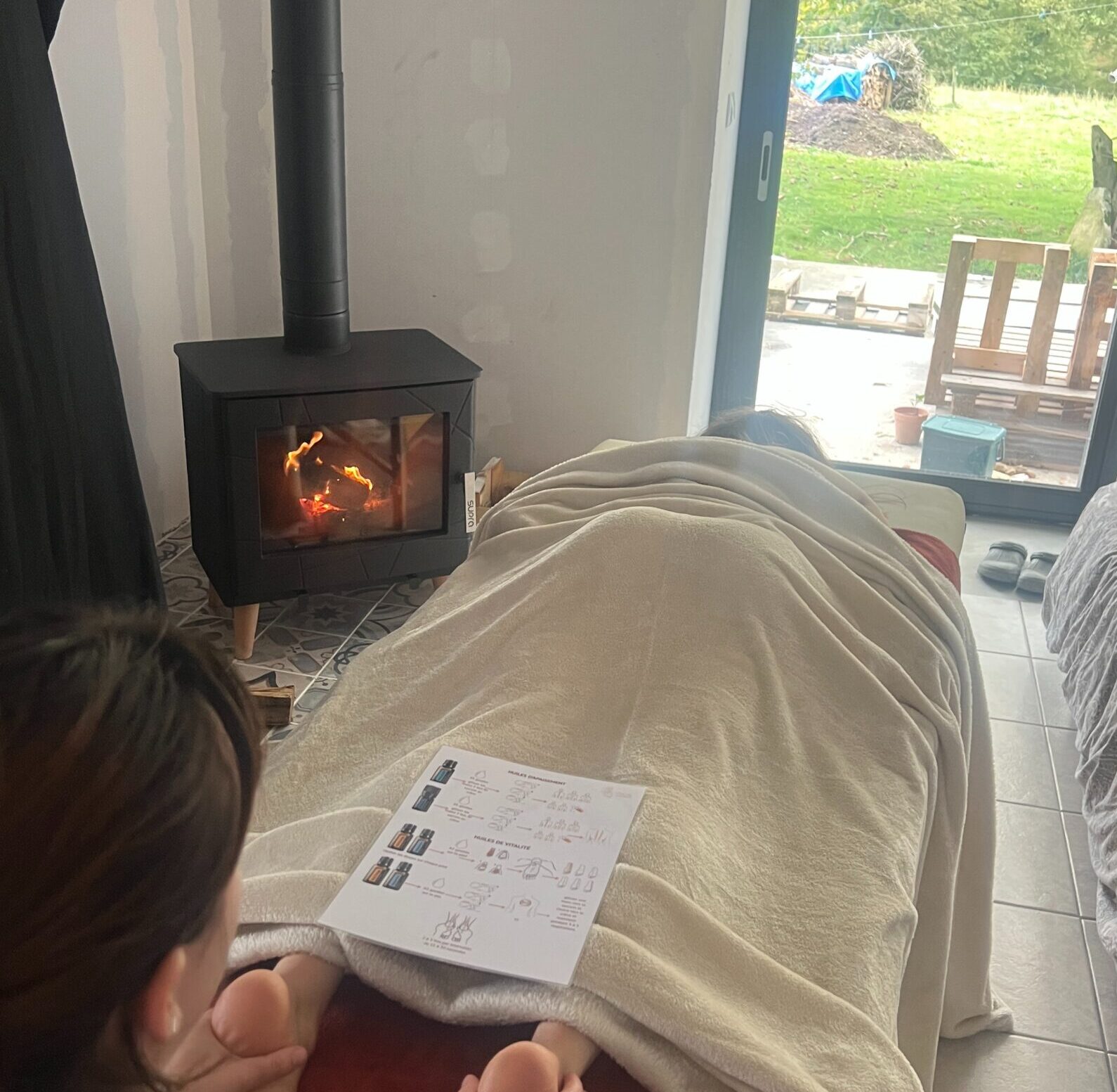 Soin AromaTouch à domicile avec huiles essentielles